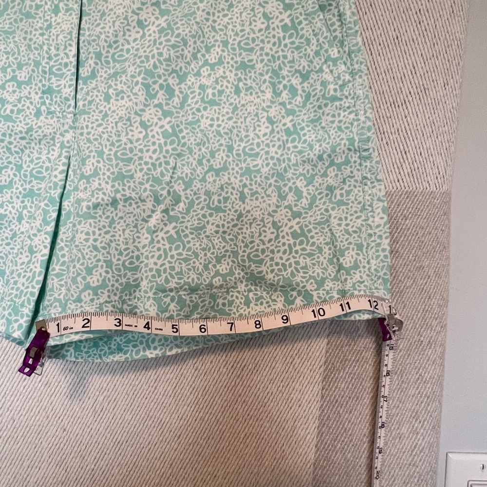 Crown & Ivy Light Green Patterned Women's Shorts - Picture 4 of 5